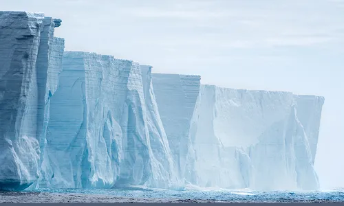 Scientific Visualization of Antarctica Ice Sheet